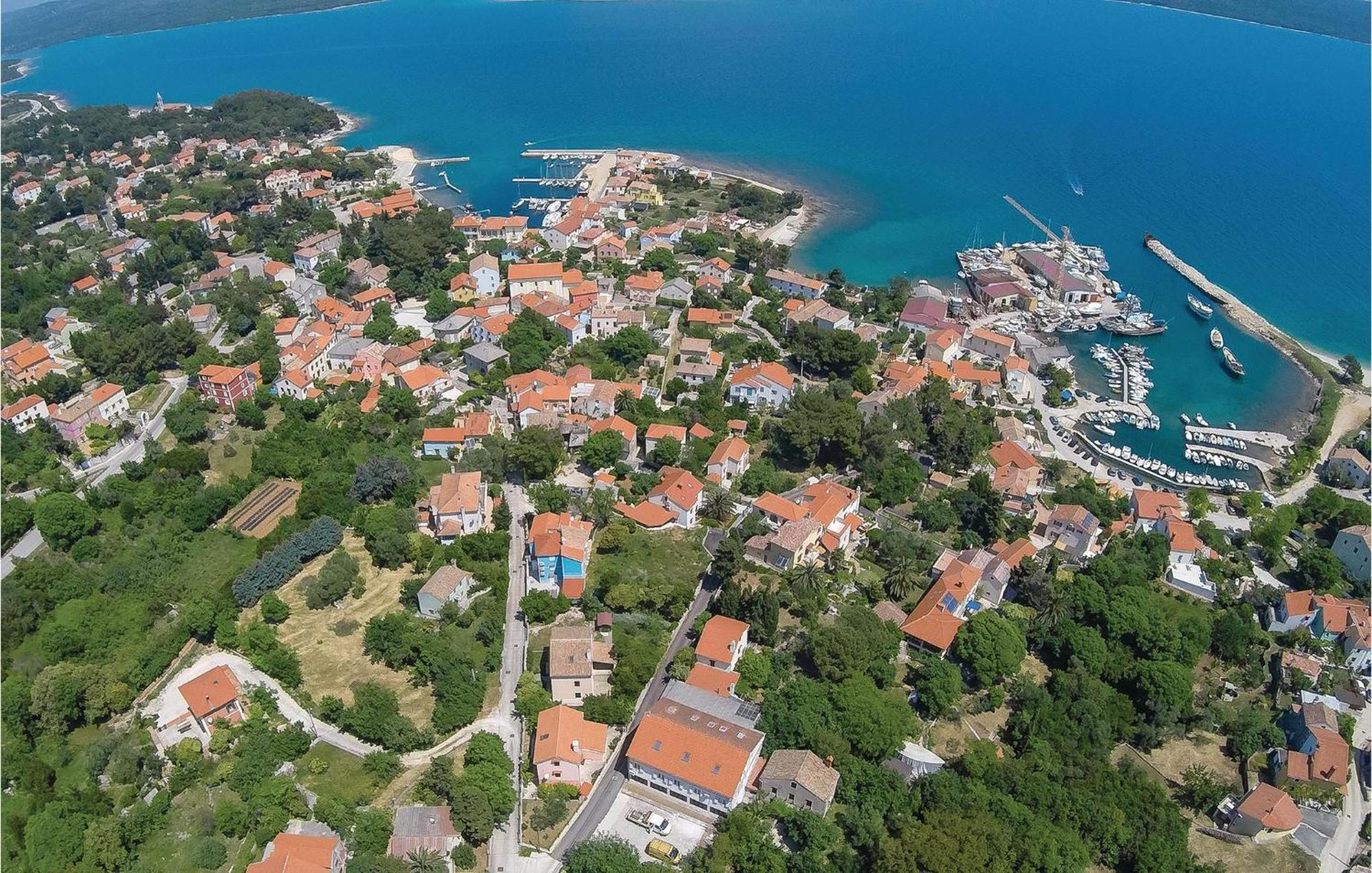 Lovely Apartment In Veli Losinj With Kitchen Eksteriør billede